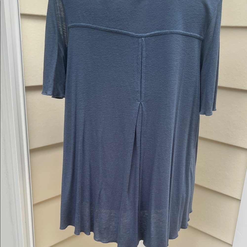 Free People Bittersweet Cold Shoulder Linen T Shirt Top Denim Blue Size Large - Picture 8 of 11